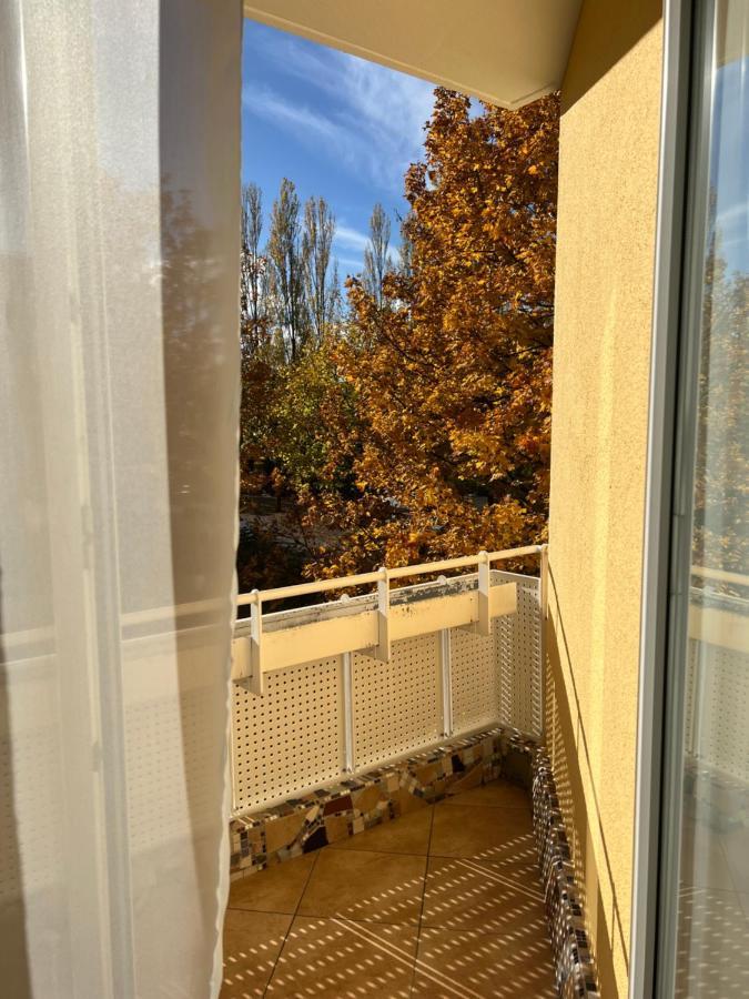 Privatunterkunft Kleiner Balkon In Muenchen West Bagian luar foto