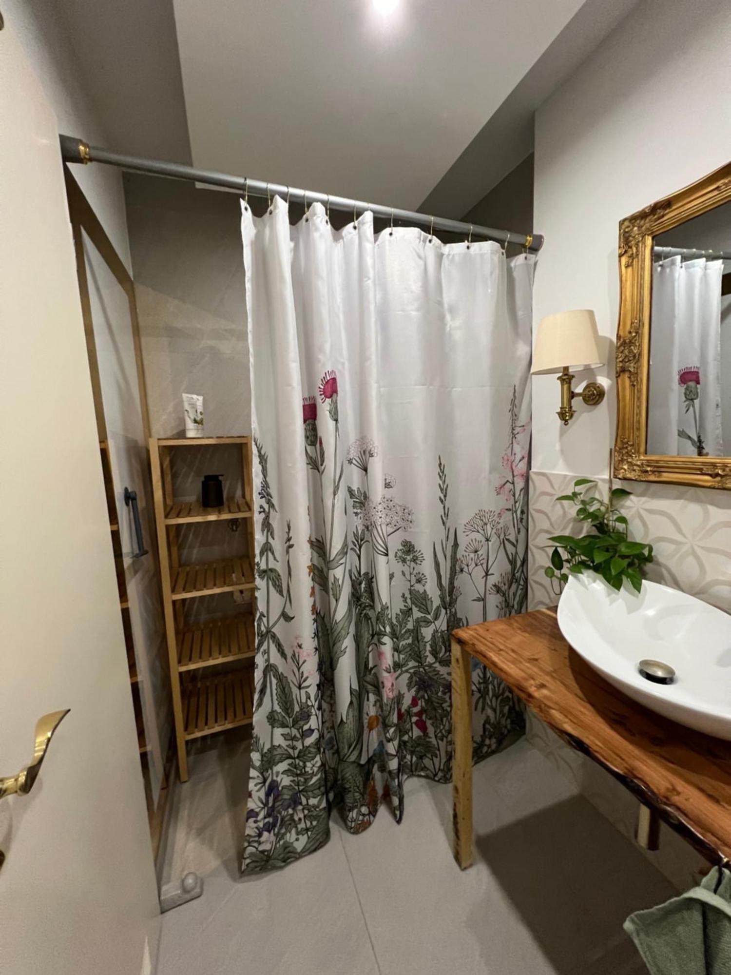 Privatunterkunft Kleiner Balkon In Muenchen West Bagian luar foto